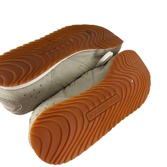 New Balance Suede Athletic Shoes - Light Gray and White - Picture 3 of 7